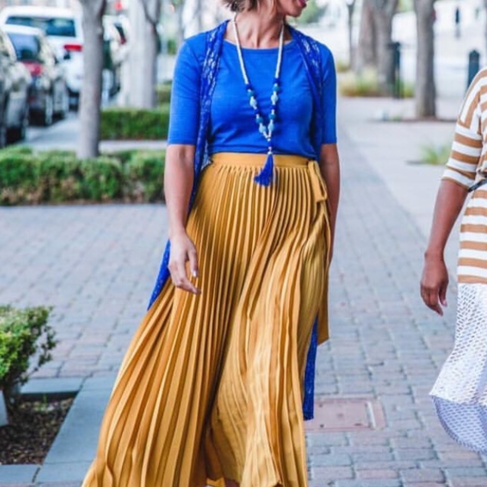 • Lularoe • Irma Tunic Top Bright Blue XS
